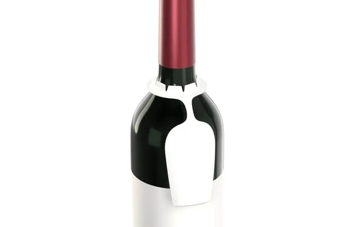 Hangtag an Weinflasche  Hangtag an Weinflasche