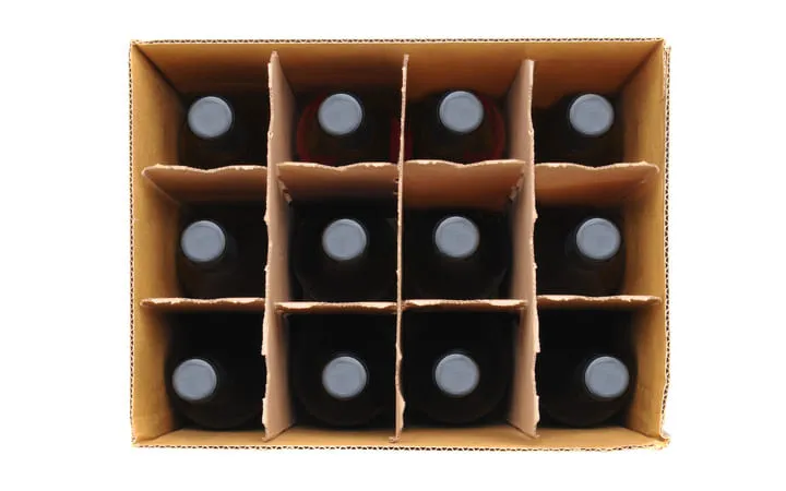 Weinflaschen in Inlay verpackt