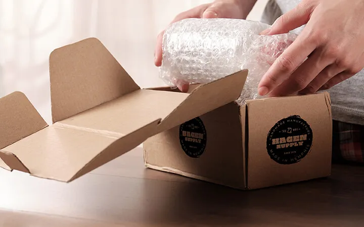 robuster Karton schützt die Ware  robuster Karton schützt die Ware