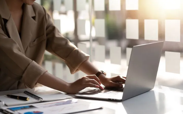 woman working on laptop