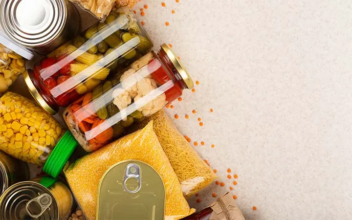 Verschiedene Lebensmittelverpackungen