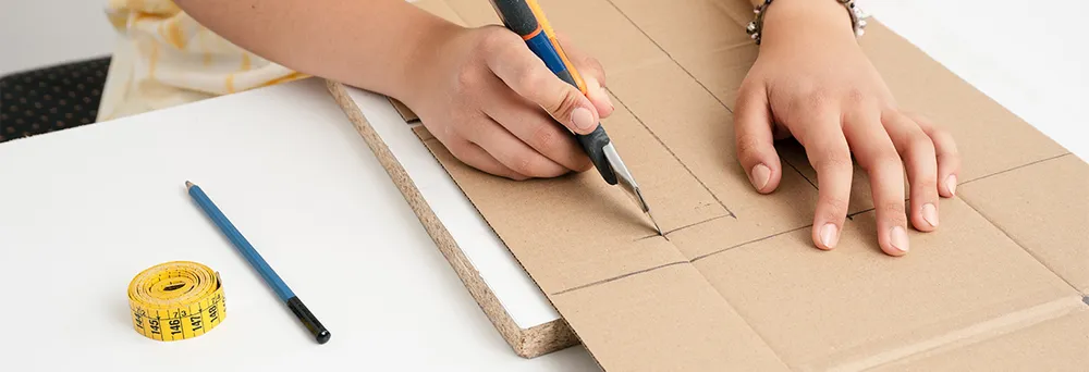 Versandkarton zum Basteln und wiederverwenden Versandkarton zum Basteln und wiederverwenden