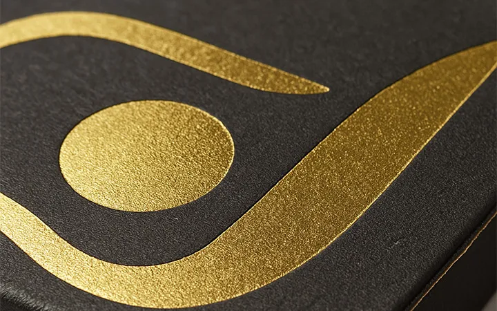 Heißfolienprägung auf Wellpappe Heißfolienprägung auf Wellpappe