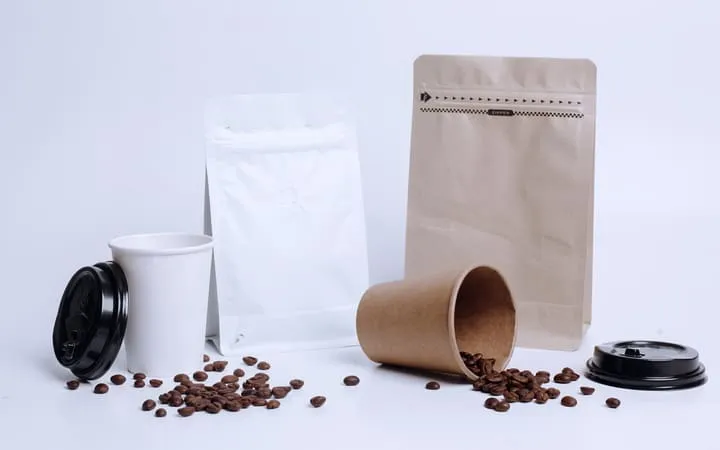 Doypack e bicchieri di carta Doypack e bicchieri di carta