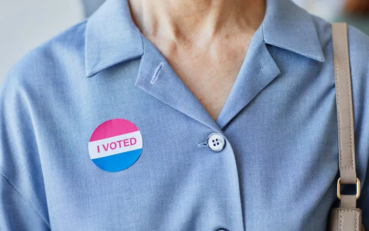 Sticker su una camicia - sticker marketing