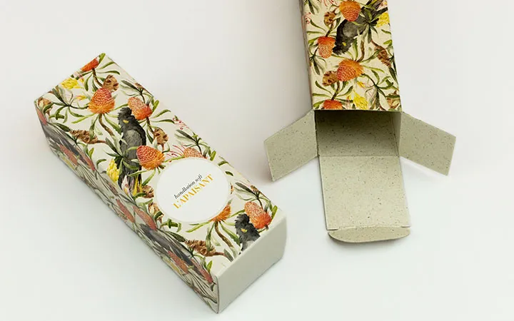 Scatola personalizzata in cartone ricavato dall'erba stampata