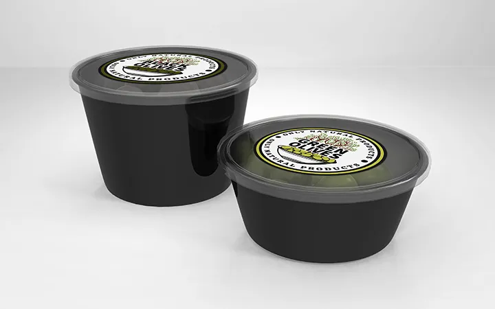 Behälter mit Etiketten auf Deckel Behälter mit Etiketten auf Deckel