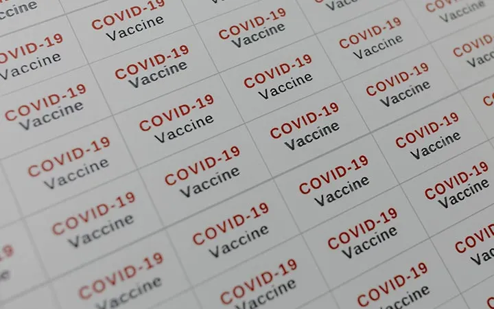 Etikett für Covid-19 Impfspritze Etikett für Covid-19 Impfspritze