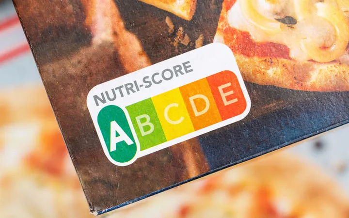 Nutri-Score Angabe auf Lebensmittelverpackung Nutri-Score Angabe auf Lebensmittelverpackung