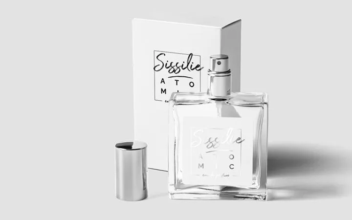 Scatola con fondo a coda di rondine per profumo
