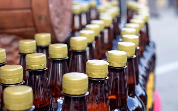 Bottiglie di birra in plastica