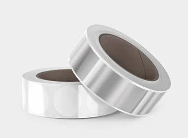 Unbedruckte Etiketten auf Rolle